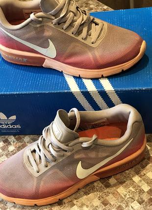Крутые кроссовки nike air max.