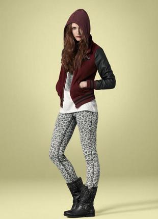 Крутые спортивные штаны в тигровый принт