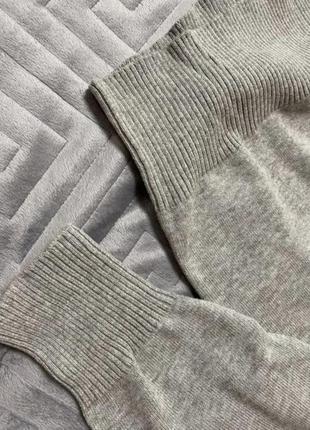 Серый свитер джемпер с v вырезом4 фото