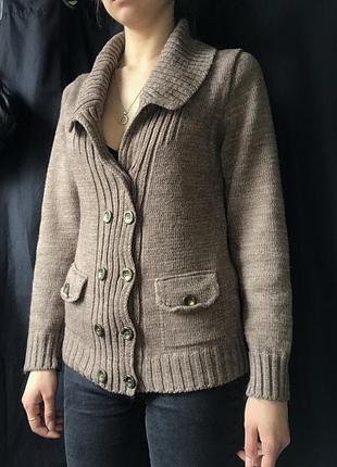 Кофта кардиган на пуговицах с воротником вязаний кардіган світер