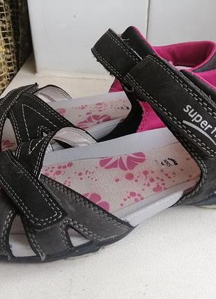 Фірмові шкіряні черевики superfit 37p. оригінал