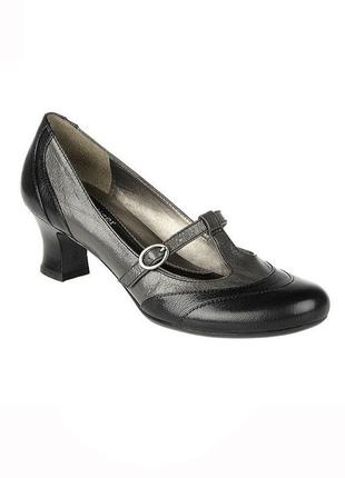 Красиві і комфортні туфлі naturalizer з сша.