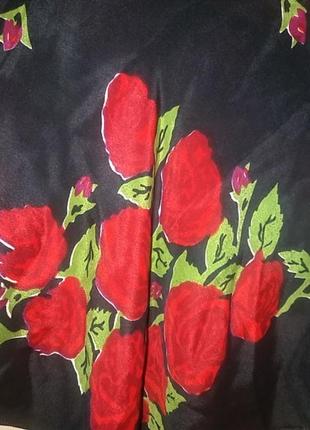 Яркий платок в розах2 фото