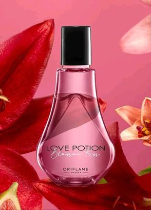 Парфумированный спрей для тела love potion blossom kiss