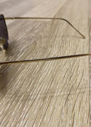 Стильные солнцезащитные очки окуляри