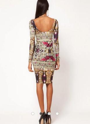 Шикарне яскраве плаття футляр міді з вирізом на спині8 фото