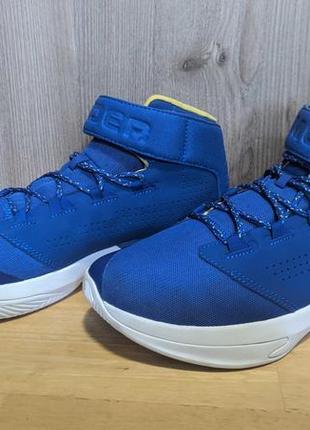 Кроссовки для тренировок under armour