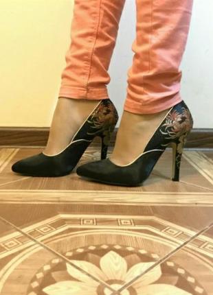 Эффектные женские туфли2 фото
