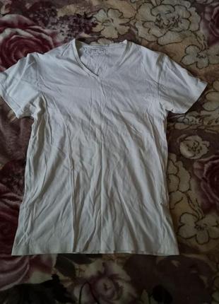 Белая футболка, кофта фирмы cedarwood state