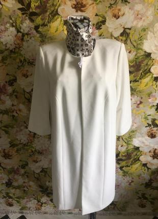 Пальто демисезонное