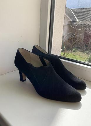Нові чорні замшеві туфлі італія macesa