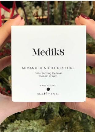 Advanced night restore омолоджуючий і відновлюючий нічний крем medik8