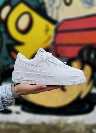 Круті жіночі кросівки nike air force 1 pixel білі2 фото