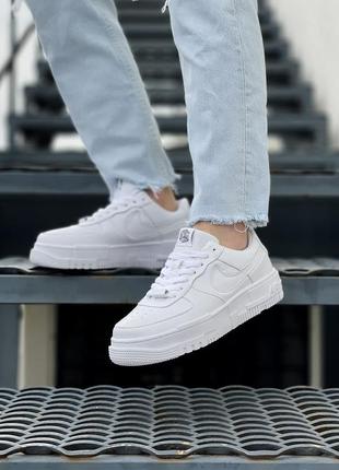 Круті жіночі кросівки nike air force 1 pixel білі1 фото