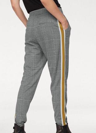 Суперовые трикотажные стильные модные брюки в клетку с лампасами плотные soyaconcept5 фото