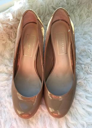 Классные туфли,бежевого цвета, autograph