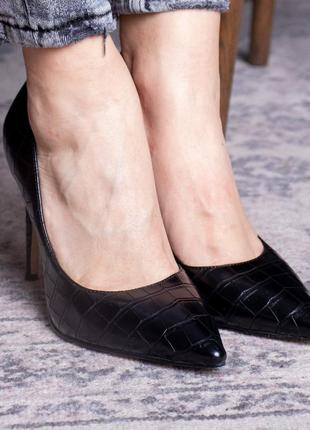 Жіночі туфлі чорні toni 2457
