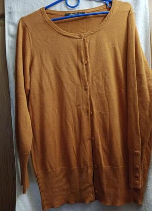 Симпатична кофта з укороченим рукавом