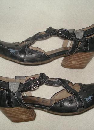 Кожаные туфли известного дорогого бренда "мустанг".3 фото