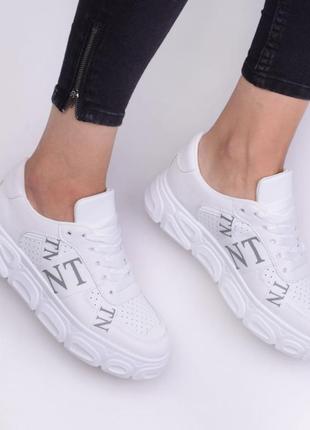 Стильні білі кросівки, кеди на платформі товстій підошві модні кроси