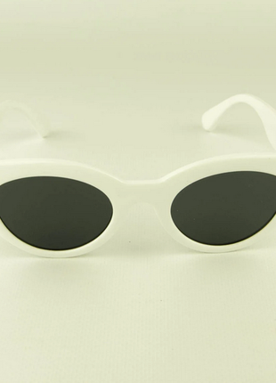 Солнцезащитные очки овальной формы - белые2 фото
