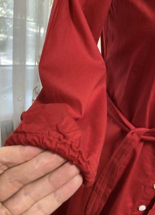 Красное платье халат на кнопках с открытыми плечами5 фото