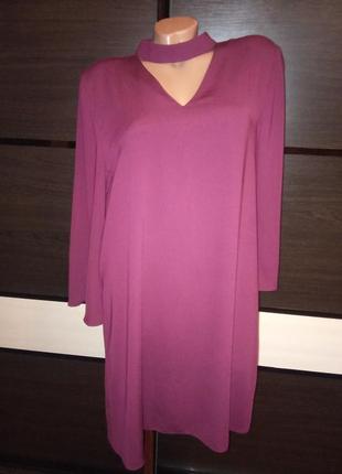 Сукня кольору марсала з чокером