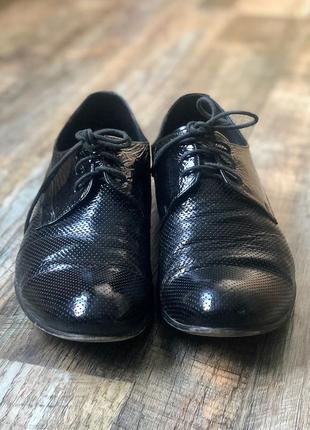 Чоловічі шкіряні чорні класичні туфлі carnaby💼ручна збірка👌3 фото