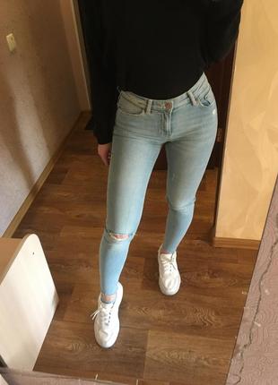 Штаны bershka denim skinny medium rise