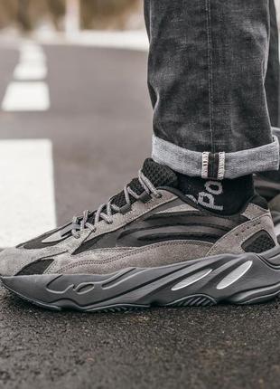 Кроссовки adidas yeezy boost 700 v2 black2 фото