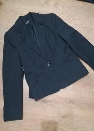Классический темно-серый пиджак1 фото