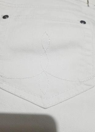 Белые джинсы скинни рваности8 фото
