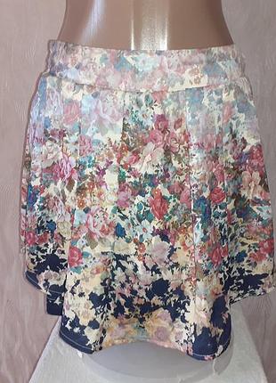 Яскрава,легка спідниця-шорти stradivarius. розм.м