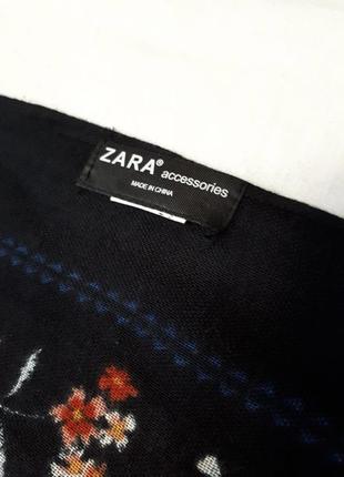 Фирменный чёрный шарф zara с цветочным принтом3 фото