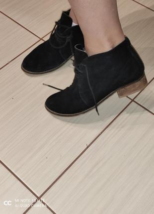 Ботинки италия легенькие размер 37 стелька 24 см
