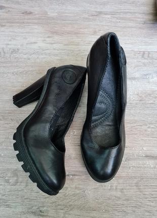 Туфли кожа pataugas туфлі на каблуку шкіра