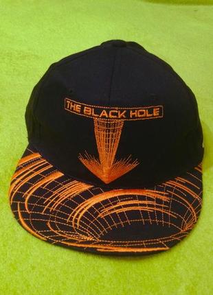 Снепбек кепка з вишивкою чорна діра one size