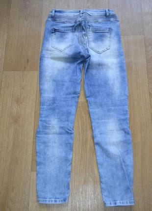 Голубые стрейчевые джинсы4 фото