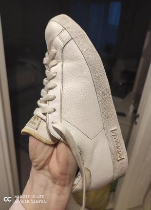 Кроссовки adidas оригинпл кожа 22.5см размер 36.5