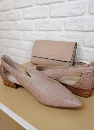 Очень красивые балетки cole haan mahogany rose embossed croco print leather6 фото