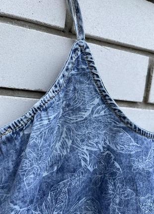 Новая джинсовая майка,футболка в цветочный принт,удлиненная по спинке denim co9 фото