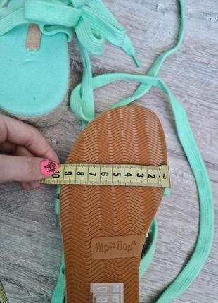 Босоніжки на танкетці flip flop босоножки мятные7 фото