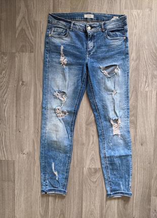 Рвані джинси мом фіт / рвані джинси мом фіт / ripped jeans mom fit