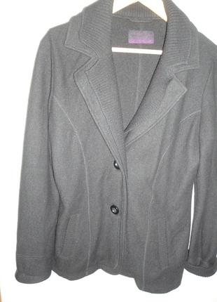 Жакет з кишенями з валяної вовни