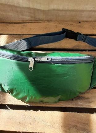 Сумка поясная бананка болоневая дутик зеленая мягкая одно отделение