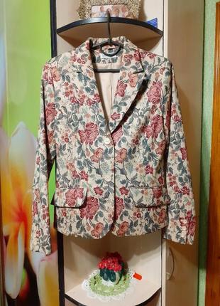 Стильный пиджак жакет в цветочный принт