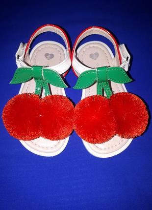 Дуже гарні, яскраві босоножечки"sandal collection"(р. 22)