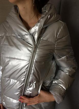 Куртка весенняя укороченный пуховик металлик1 фото