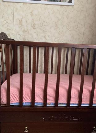 Деревянная детская кроватка1 фото