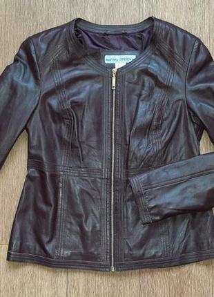 Куртка из натуральной кожи с круглым вырезом